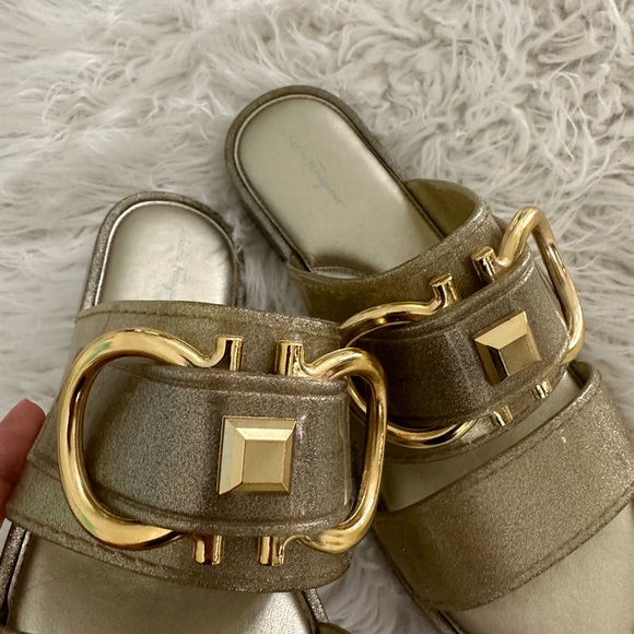 SF Taryn Slide 9C - Picture 3 of 6